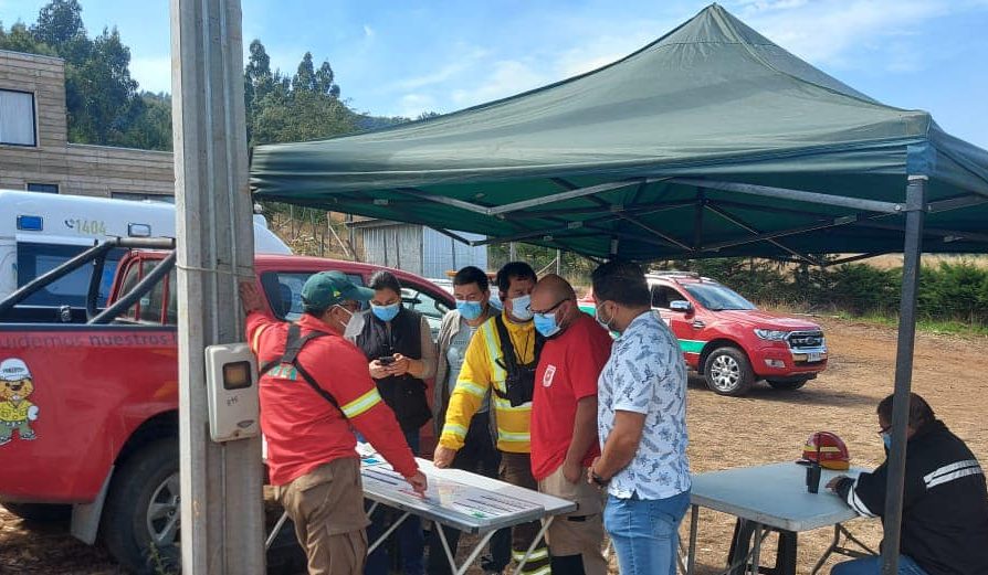 AHORA COMITÉ PARA LA GESTIÓN DE RIESGO DE DESASTRE COMUNAL SE REÚNE FRENTE AL INCENDIO FORESTAL QUE ENFRENTA LA COMUNA DE CAÑETE.