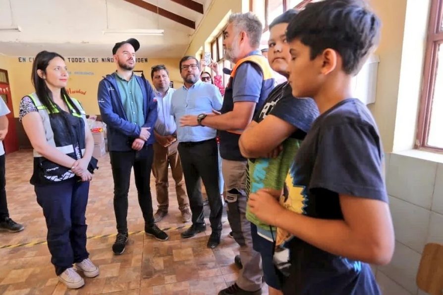 MINISTRO DE DESARROLLO SOCIAL GIORGIO JACKSON JUNTO AL DELEGADO PRESIDENCIAL DE REGIONAL (S) HUMBERTO TORO VISITARON FAMILIAS EN LA LOCALIDAD DE SANTA JUANA.