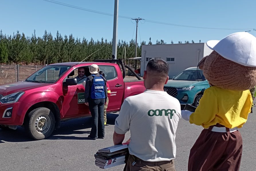 Realizan campaña preventiva en Curanilahue para evitar incendios forestales    