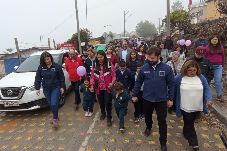 Presidente Gabriel Boric inaugura el año escolar 2023 en Punta Lavapié y anuncia construcción de escuela destruida por incendio forestal