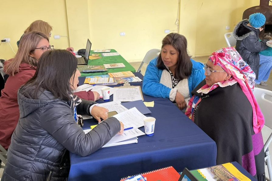 Plazas ciudadanas permiten que más de 400 personas de la Provincia de Arauco realicen trámites y resuelvan consultas