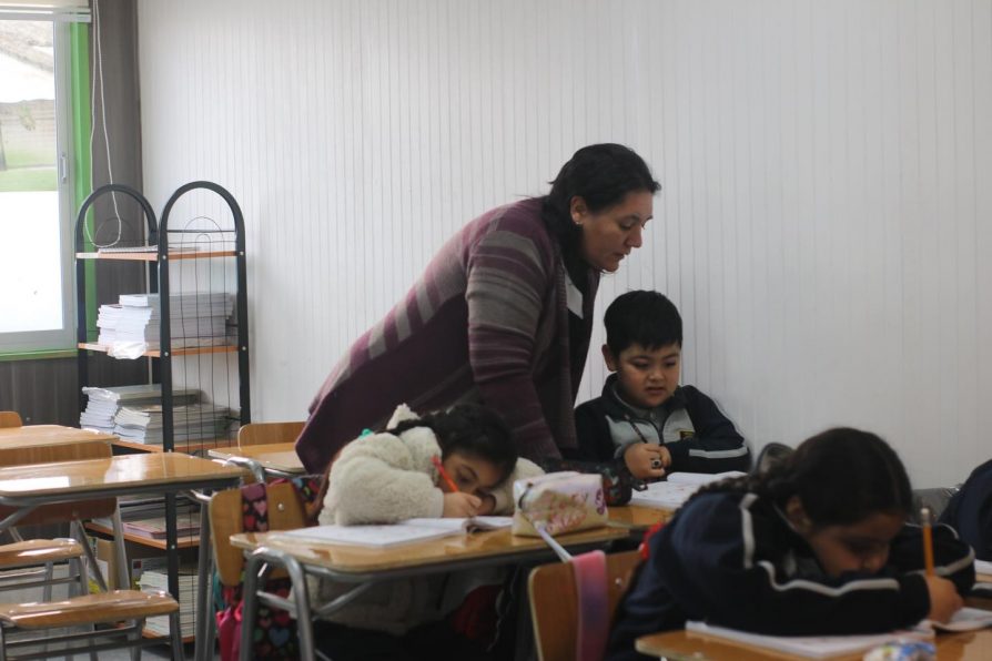 Delegación Presidencial de Arauco terminó proceso de entrega de uniforme a los 143 alumnos de escuela de Punta Lavapié